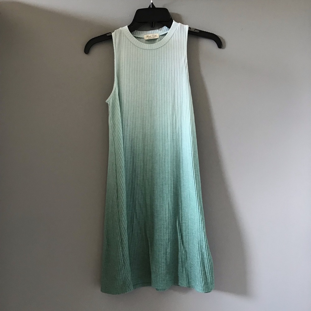 Sleeveless ombré T-shirt dress